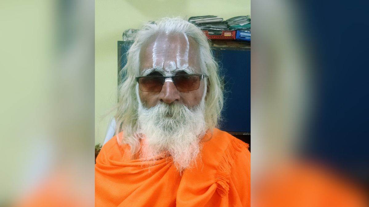 https://www.jagranimages.com/images/newimg/14082025/14_08_2025-swami_bhagwadacharya_24013307.jpg