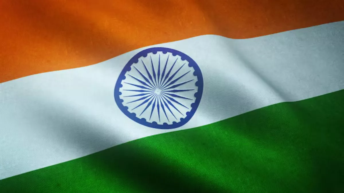 Independence Day 2025: कैसे तिरंगा बना भारत का राष्ट्रीय ध्वज और सबसे पहले इसे किसने फहराया?