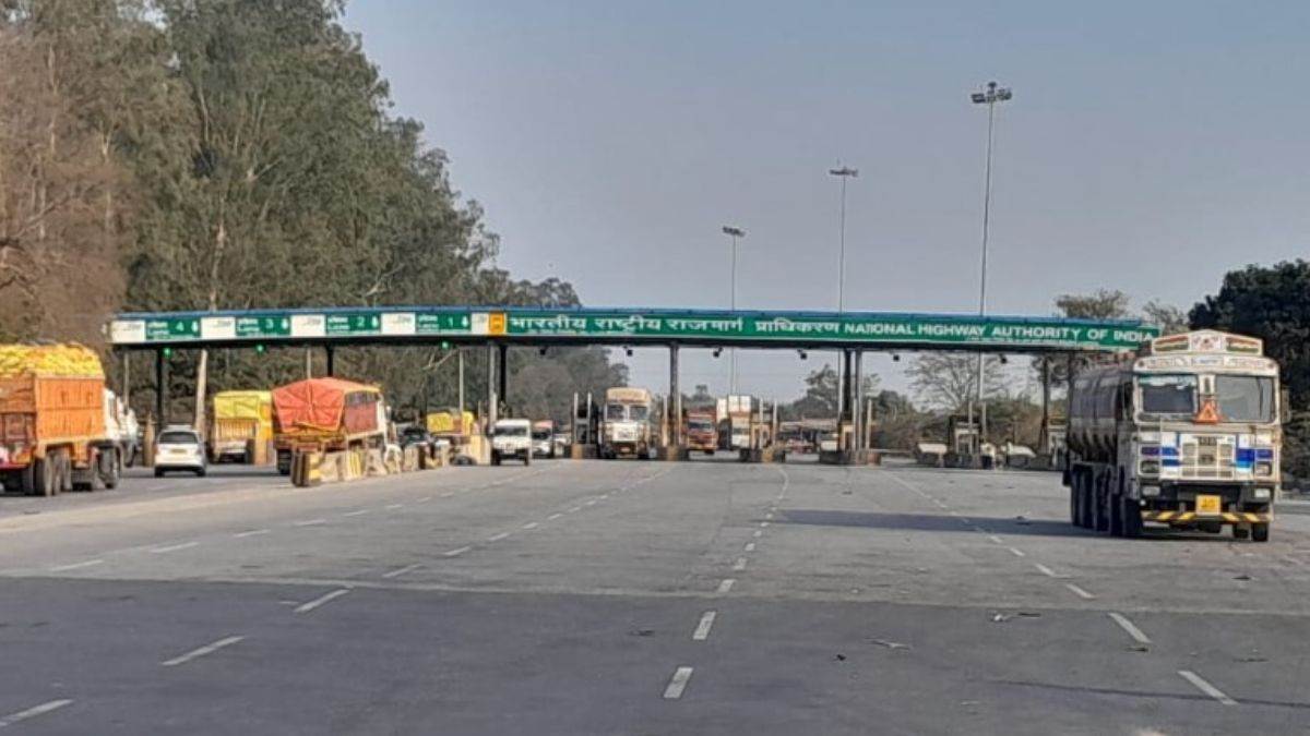 https://www.jagranimages.com/images/newimg/14082025/14_08_2025-toll_plaza__1_24013001.jpg