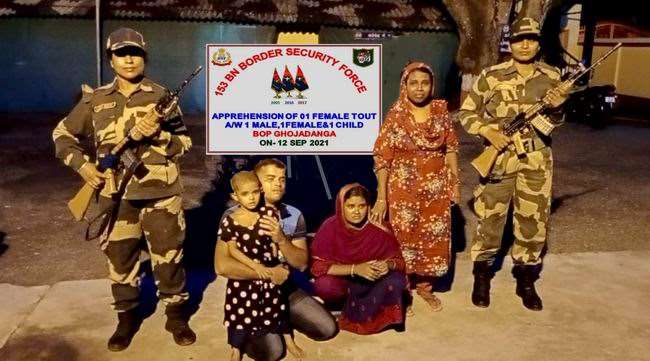महिला दलाल से कई अहम जानकारी मिलने की संभावना, चारों को बसीरहाट थाने के हवाले किए।