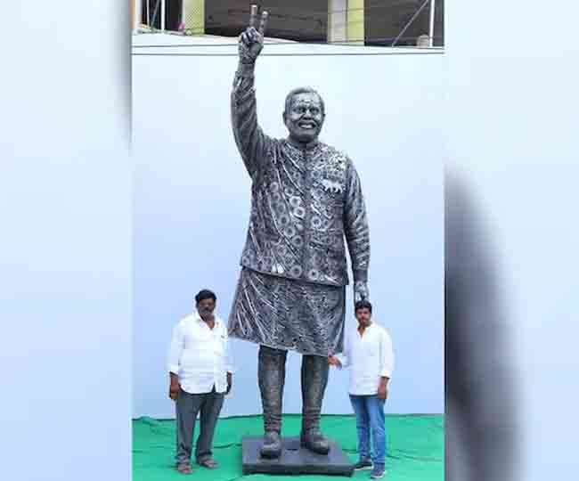 पीएम मोदी की इस प्रतिमा को देखकर कई लोग कर रहे इनकी सराहना