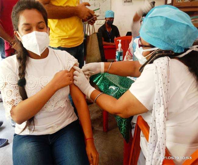कोरोना के खिलाफ देश में टीकाकरण अभियान तेजी के साथ आगे बढ़ रहा। (फाइल फोटो)