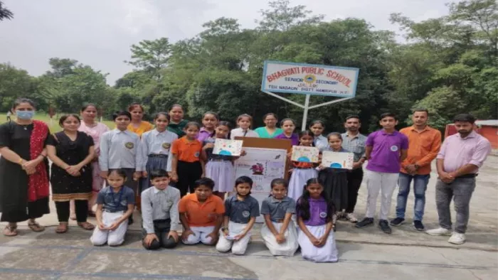 ग्राम पंचायत डांडरू में स्थित द लार्ड कृष्णा पब्लिक स्कूल में हिंदी दिवस मनाया गया।