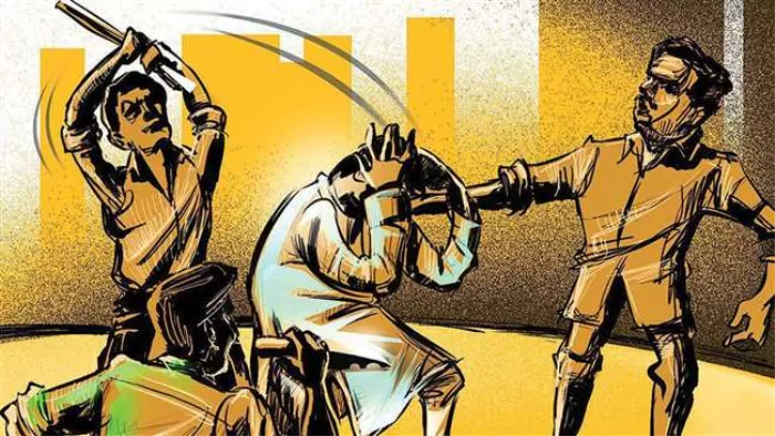 सांगली में भीड़ ने बच्चा चोर होने के संदेह में चार साधुओं पर कथित रूप से हमला कर दिया।