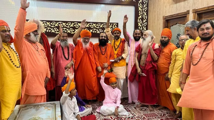 सनातन धर्म पर अनर्गल टिप्पणियों पर भड़का अखाड़ा परिषद