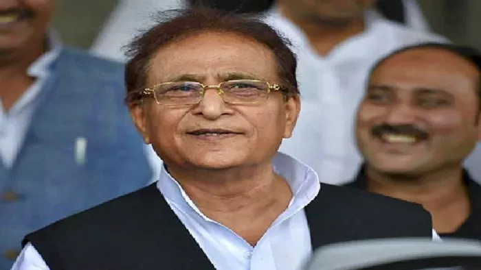 Azam khan: कार्यालय में करीब छह लोगों की मौजूदगी में छानबीन चल रही है। जागरण