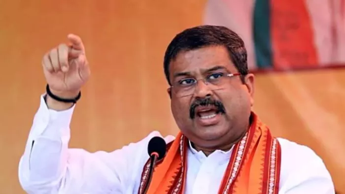 प्रधान ने कहा- शिक्षक भर्ती में घोटाला से लेकर कोयला व गाय की तस्करी सब कुछ बंगाल में होता है।