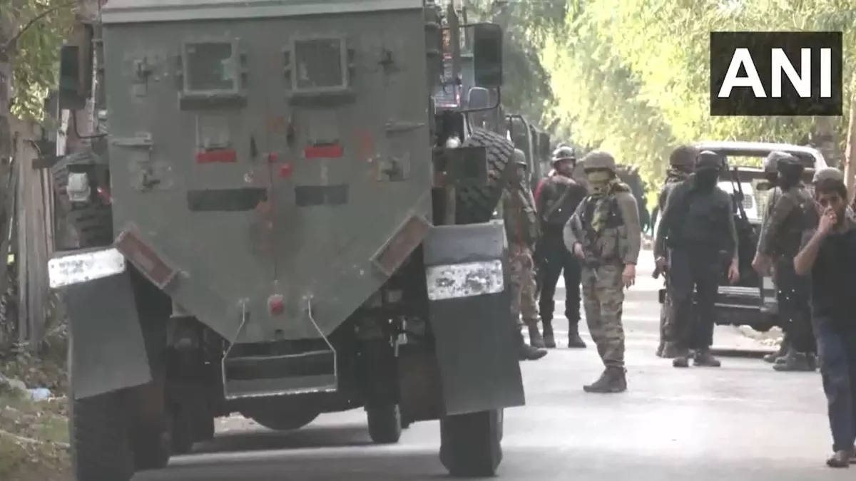 अनंतनाग में लश्कर के दो आतंकी घिरे, तलाश के लिए लगाए गए ड्रोन और खोजी कुत्ते; कल शहीद हुए थे तीन अधिकारी