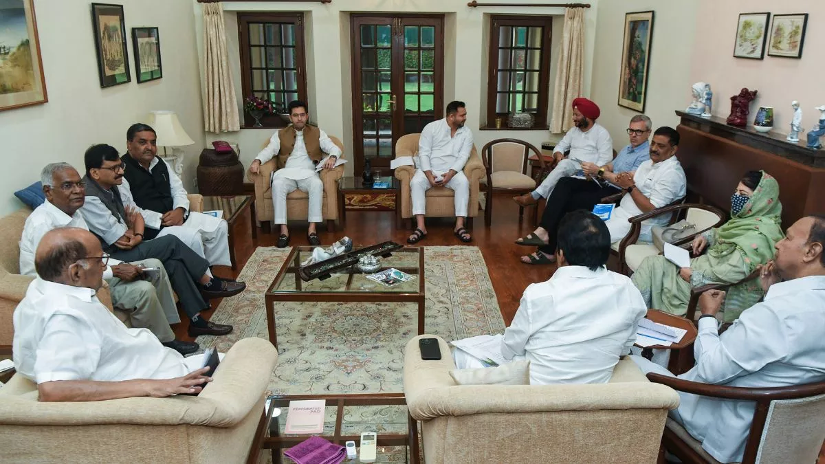 I.N.D.I.A गठबंधन के सीट बंटवारे के लिए राज्यों के नेताओं को मिलेगी जिम्मेदारी, कहां फंस सकता है पेंच?
