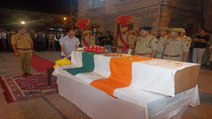 मुजम्मिल बट शुरु से ही पुलिस विभाग में एक अधिकारी बनने का सपना देखता था। (फाइल फोटो)