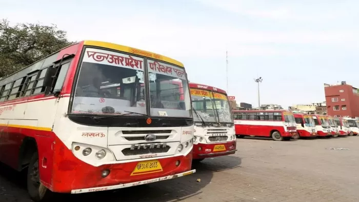 Public Transport In UP: यूपी में बसों के
