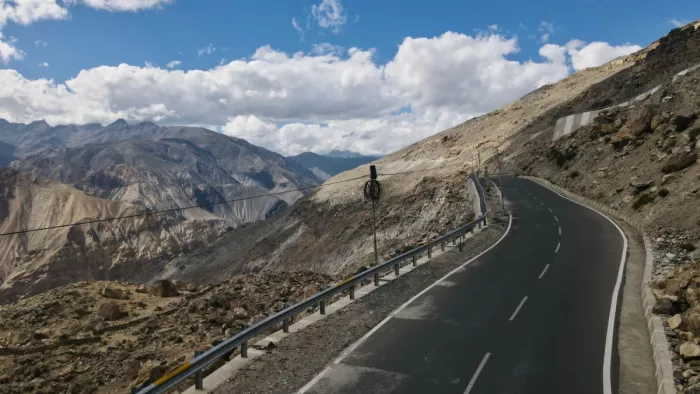 रक्षा मंत्री राजनाथ सिंह ने यंगथंग-मलिंग से चांगो मार्ग का किया उद्घाटन