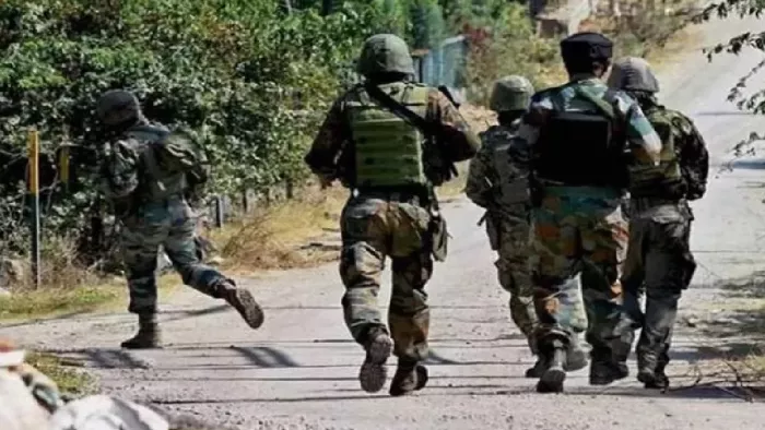 जम्मू-कश्मीर के बारामूला में तीन आतंकी ढेर