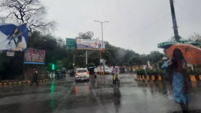 Meerut News: मेरठ में मौसम बदला हुआ है।