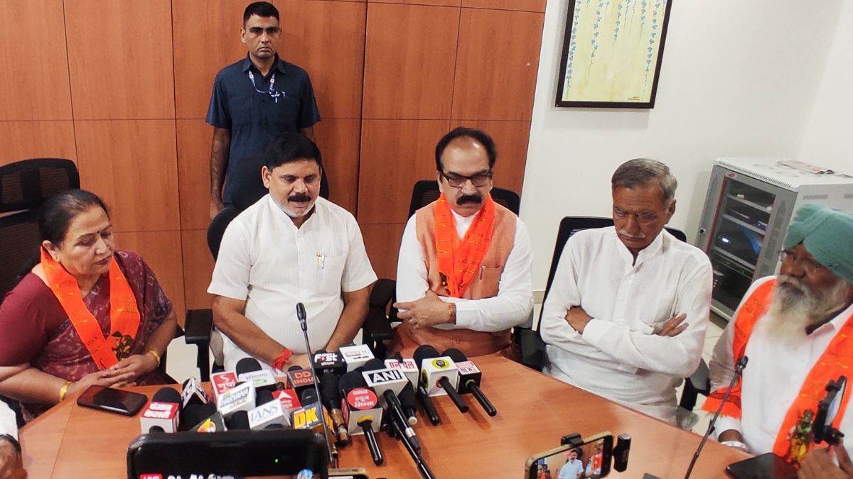 https://www.jagranimages.com/images/newimg/14092025/14_09_2025-bjp_leader_2_24047111.jpg
