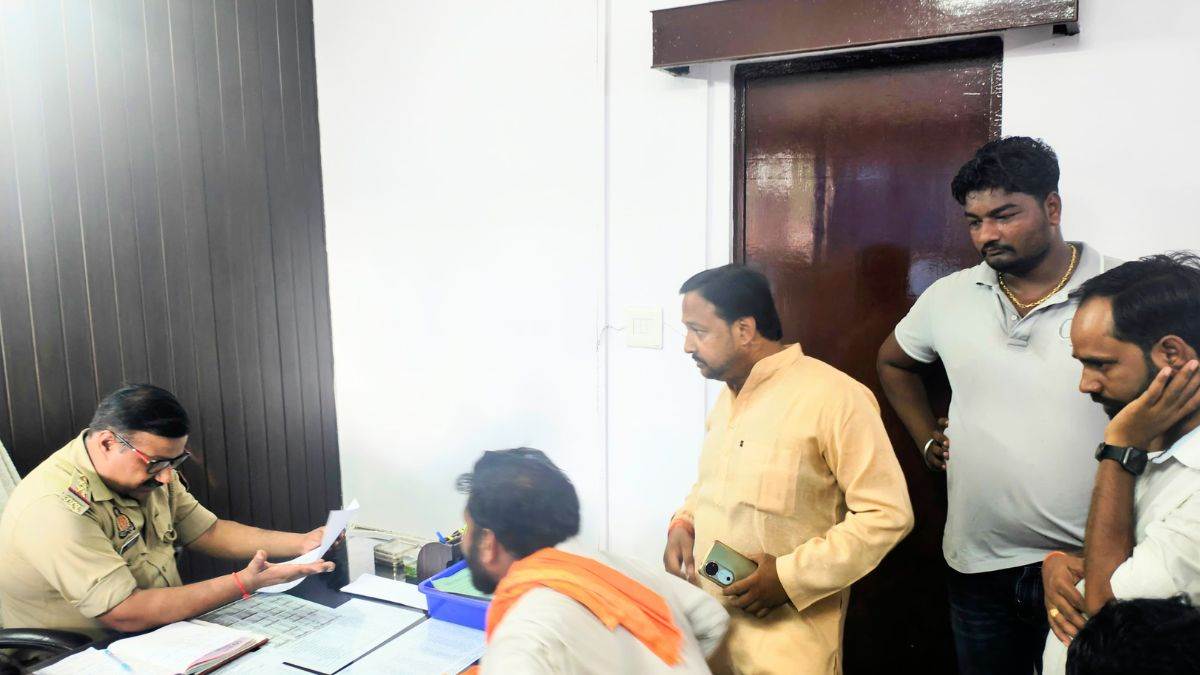 https://www.jagranimages.com/images/newimg/14092025/14_09_2025-changai_complaint_shahjahanpur_24046871.jpg