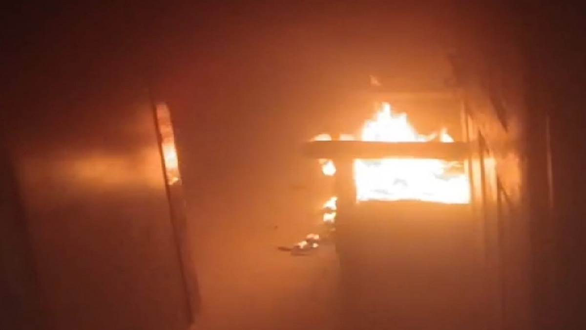 https://www.jagranimages.com/images/newimg/14092025/14_09_2025-fire_in_prt_24047179.jpg