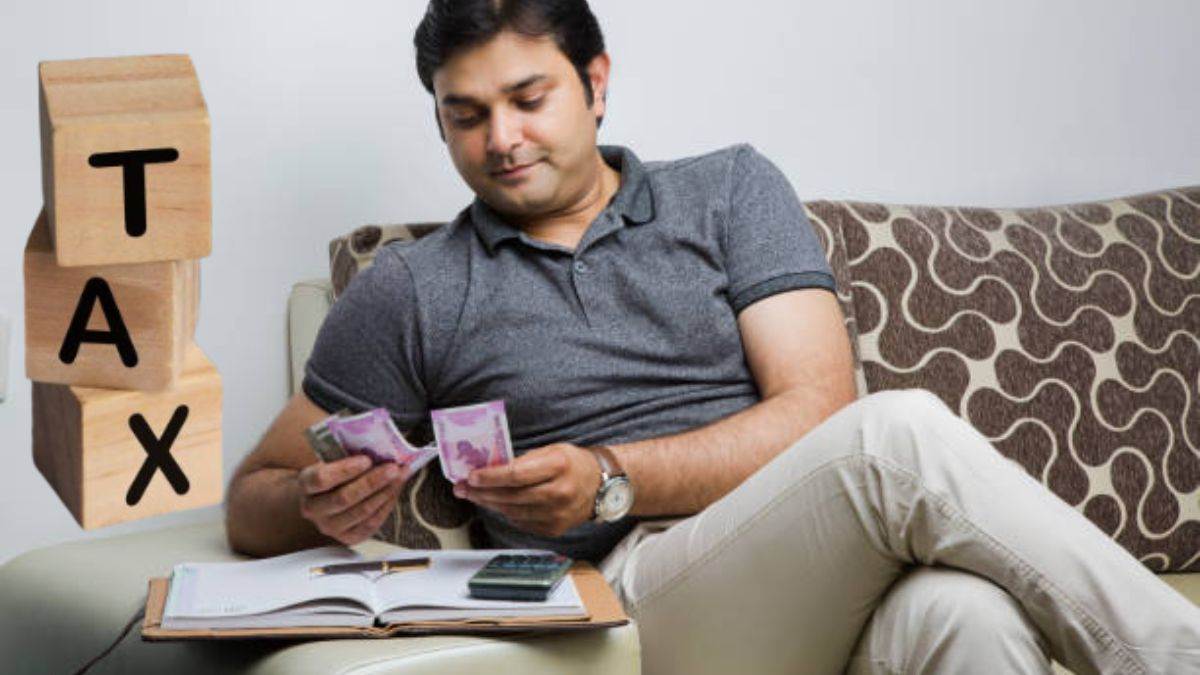 https://www.jagranimages.com/images/newimg/14092025/14_09_2025-income_tax_form_for_stock_market_profit_24046600.jpg