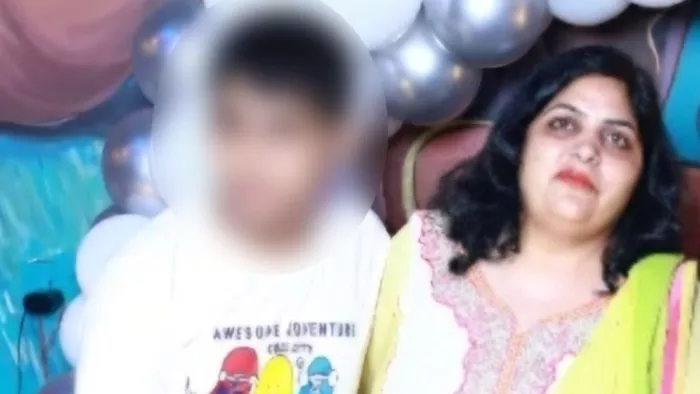 बेटे दक्ष के साथ साक्षी का फाइल फोटो। सौ. निवासी