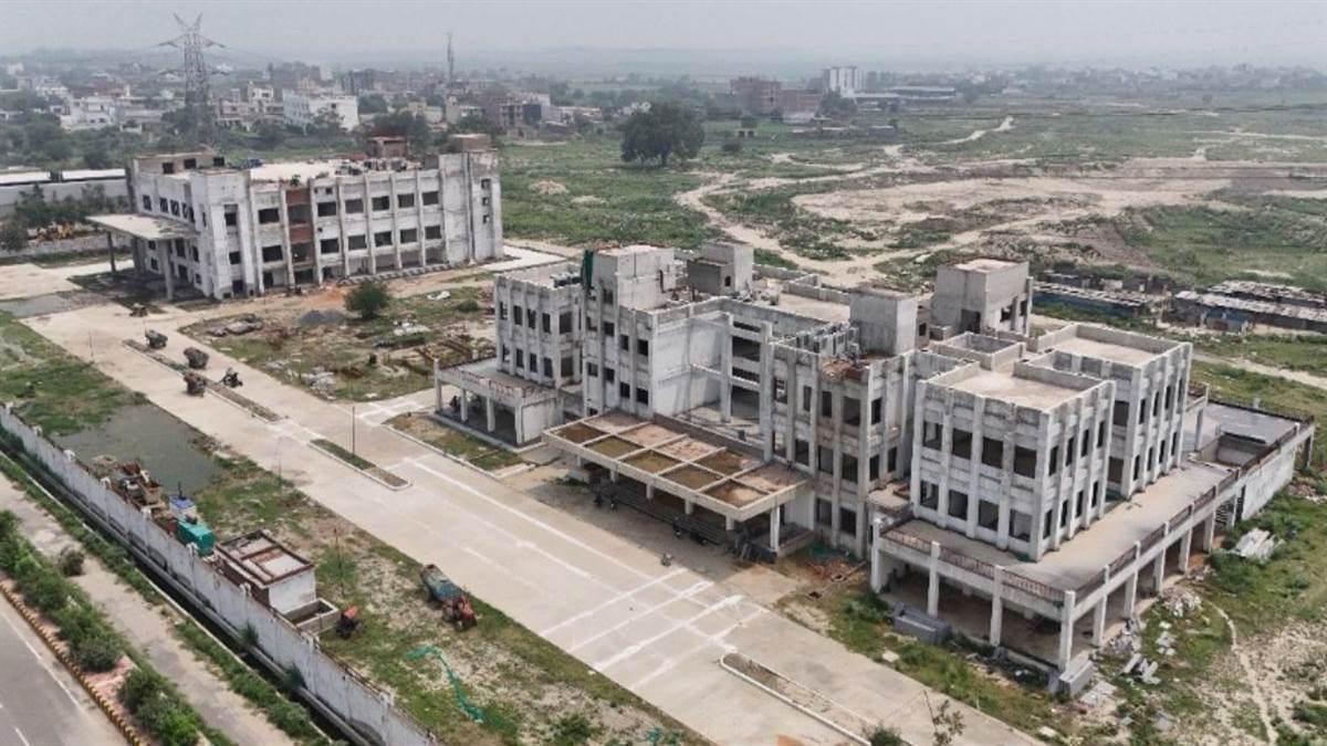 https://www.jagranimages.com/images/newimg/14092025/14_09_2025-noida_news_update_99_24046528.jpg