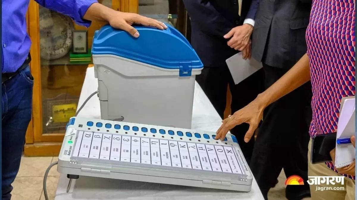 https://www.jagranimages.com/images/newimg/14092025/14_09_2025-polling-booth_24046997_172622703.jpg
