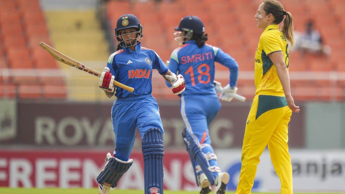https://www.jagranimages.com/images/newimg/14092025/14_09_2025-smriti_and_pratika_24046918.jpg