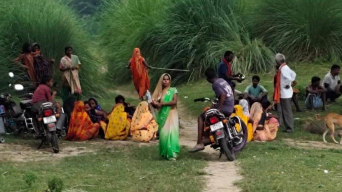 https://www.jagranimages.com/images/newimg/14092025/14_09_2025-woman_dead_body_found_2_24047009.jpg