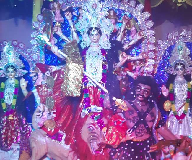 अररिया में दुर्गा पूजा की धूम, मां दुर्गा के दर्शन के लिए पहुंच रहे श्रद्धालु