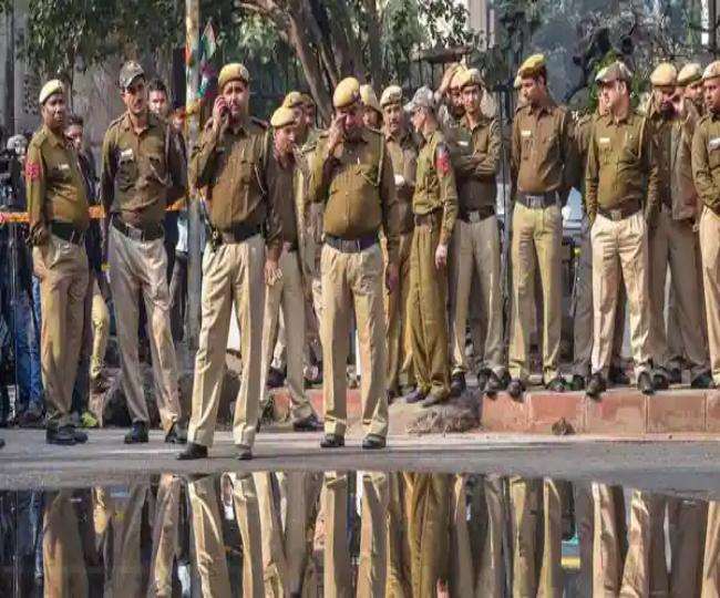 एसीपी रैंक के अधिकारी कोर्ट की सुरक्षा को सुपरवाइज करेंगे।