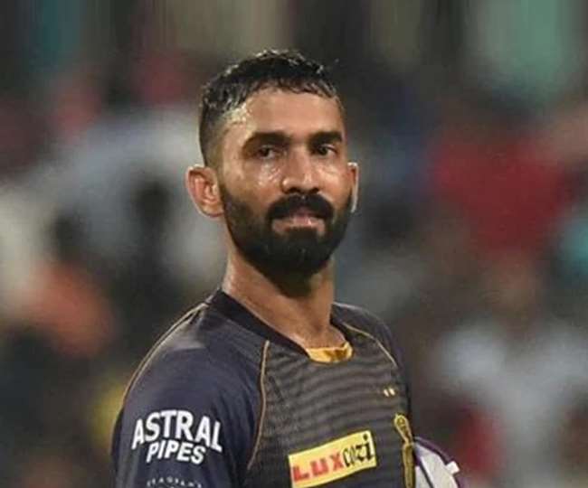 दिनेश कार्तिक पर IPL के नियमों का उल्लघंन किया (फोटो पीटीआइ)