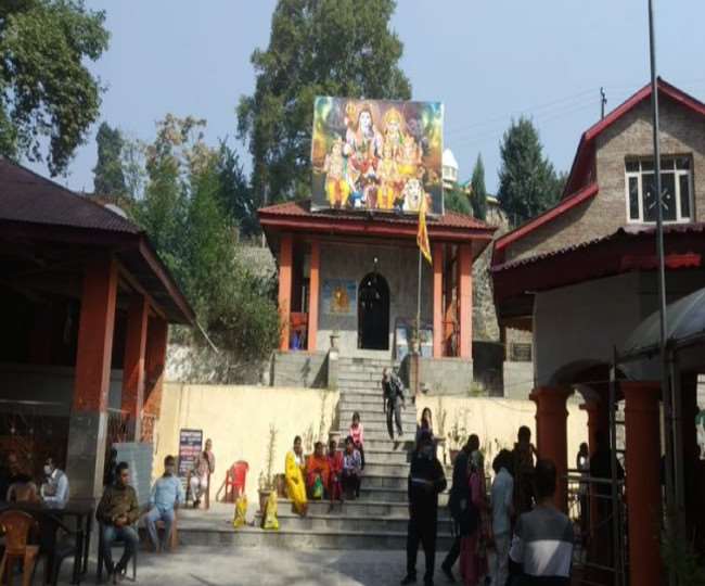 मुस्लिम समुदाय के लोगों ने भी उसी तरह साथ दिया जैसे कि वे पहले दिया करते थे।