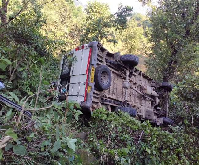 haryana tourists vehicle accident on chandigarh manali highway nine passengers injured