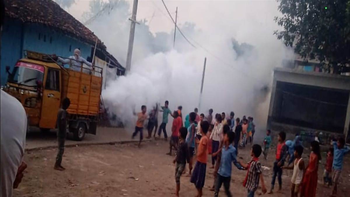 dengue outbreak increasing in the district no proper arrangement in the hospital