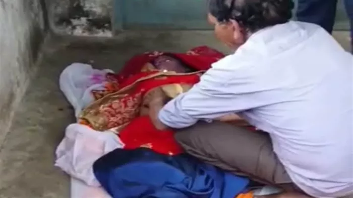 शव का पेट काट कर बच्चे को गर्भ से बाहर निकालने का वीडियो वायरल होने पर एक्शन में पुलिस