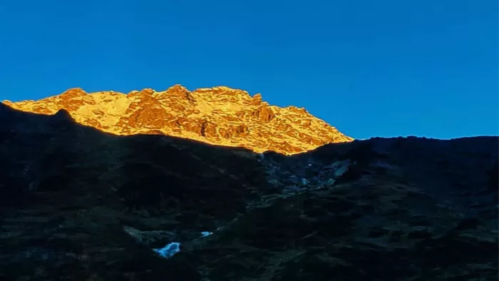 Kedarnath Dham Golden Hills : यह दृश्य देख श्रद्धालु रोमांचित हो उठे। जागरण