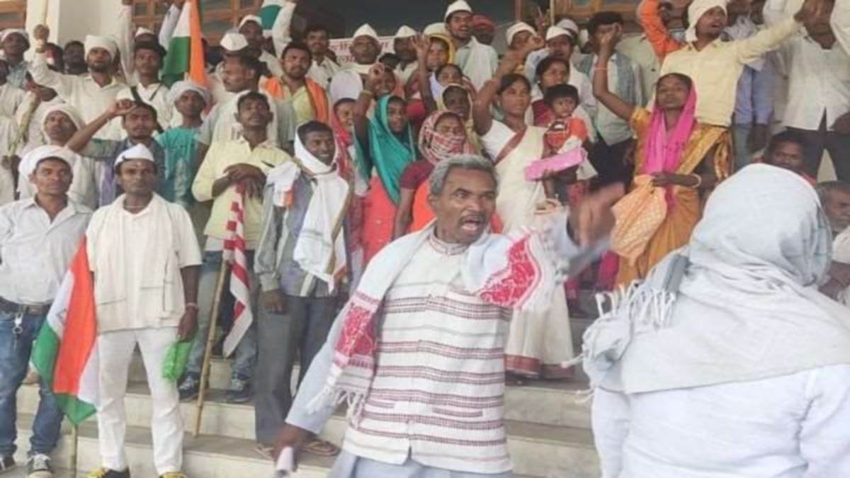 https://www.jagranimages.com/images/newimg/14102022/14_10_2022-latehar_newss_23139574.jpg