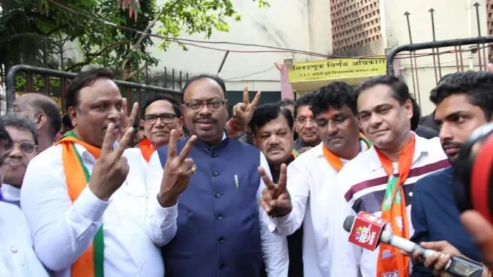 महाराष्ट्र उपचुनावः भाजपा प्रत्याशी ने दाखिल किया नामांकन, उद्धव गुट के उम्मीदवार का इस्तीफा स्वीकार। फोटो इंटरनेट मीडिया
