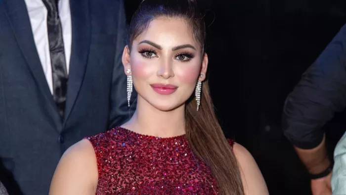 Urvashi Rautela TEDx Talk Copy: उर्वशी रौतेला पर आरोप लग रहे है।