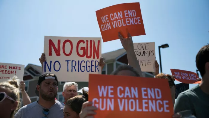 US Shooting: अमेरिका में 'गन कल्चर' बेलगाम क्यों? लाइसेंसी बंदूक पर आखिर क्या है अमेरिकी कानून। एजेंसी।