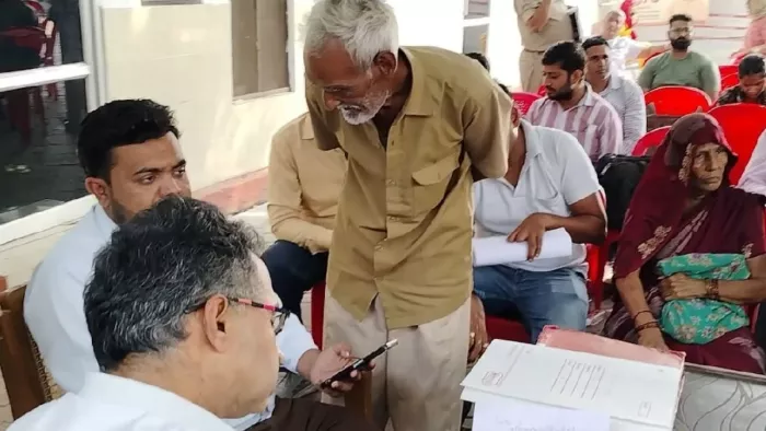 साहब! जिंदा हूं मैं, पेंशन दिलवा दीजिए