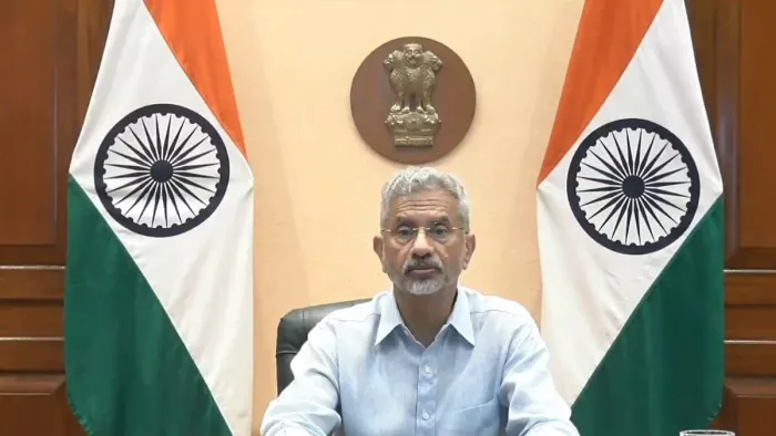 विदेश मंत्री ने कहा कि भारत-श्रीलंका के बीच लोगों से लोगों के बीच संपर्क के लिए यह बड़ा कदम है।