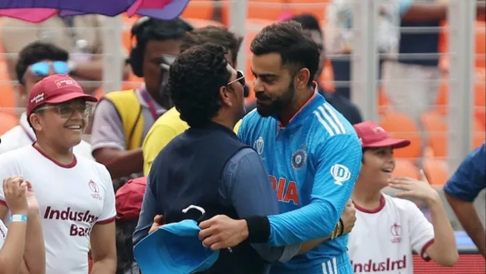 IND vs PAK: विराट कोहली से सचिन तेंदुलकर ने खास मुलाकात की।