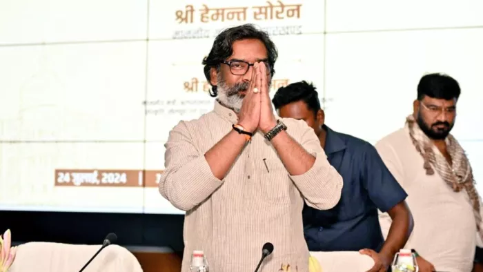 चुनाव से ठीक पहले हेमंत सोरेन का मास्टर स्ट्रोक।