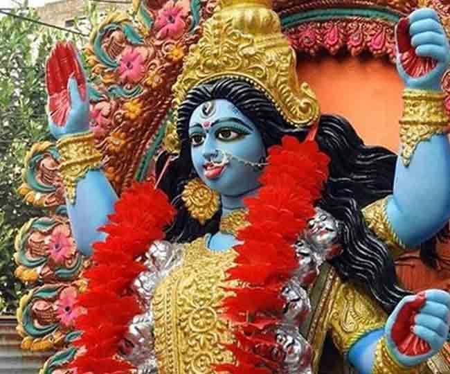 Kali Puja 2020: दिवाली पर इस तरह करें मां काली की विधिवत पूजा, पढ़ें आरती और मंत्र - Kali Puja 2020 Know how to do puja and read aarti mantra