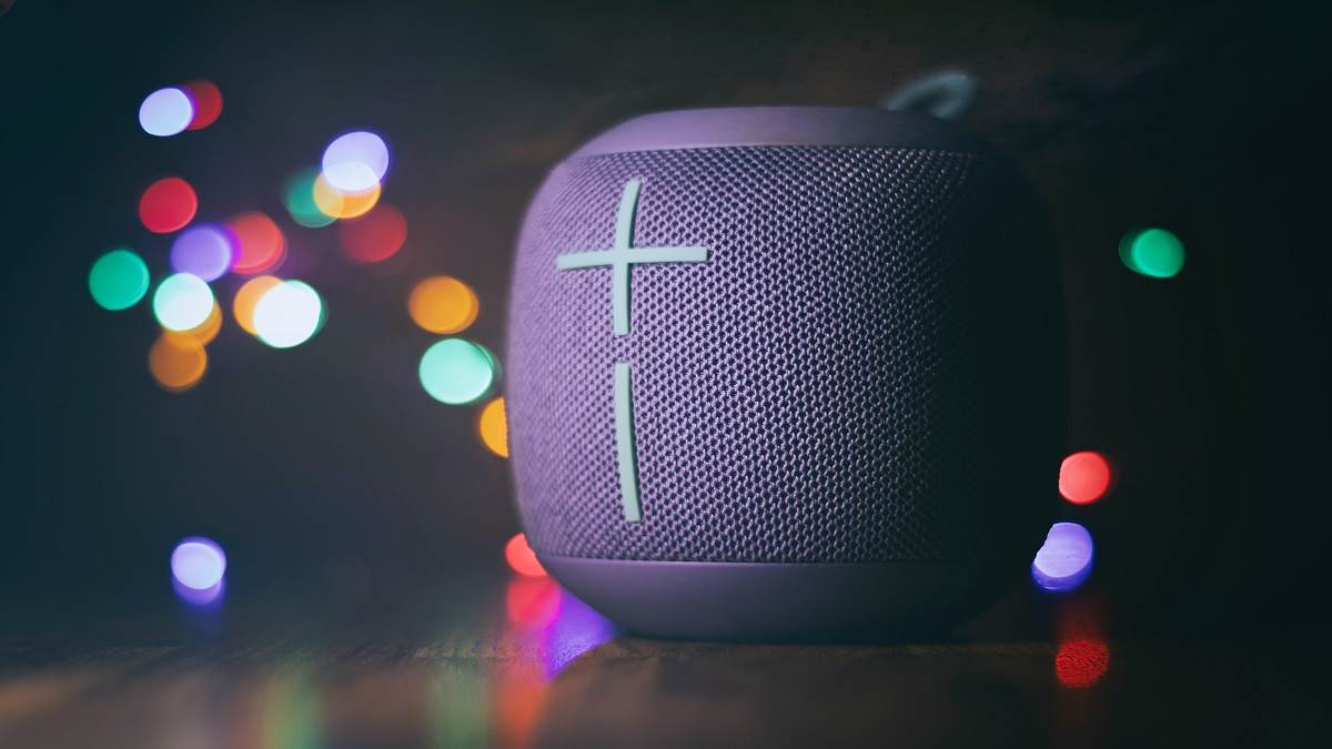 Best Speakers In India: इन लॉन्ग लास्टिंग बैटरी वाले स्पीकर्स में सुने अपने पसंददीदा गाने