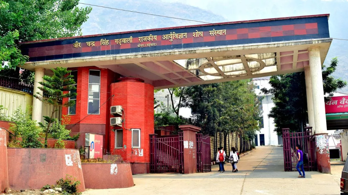 Pauri News: श्रीनगर मेडिकल कालेज में रैगिंग, गालीगलौज करने के साथ कपड़े उतरवाए; 7 छात्र हास्टल से निष्कासित