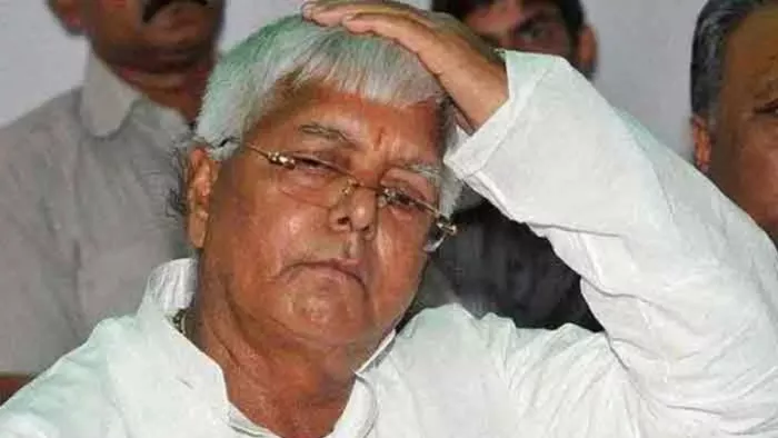 लालू प्रसाद यादव का करीबी नौकरी के बदले जमीन मामले में गिरफ्तार