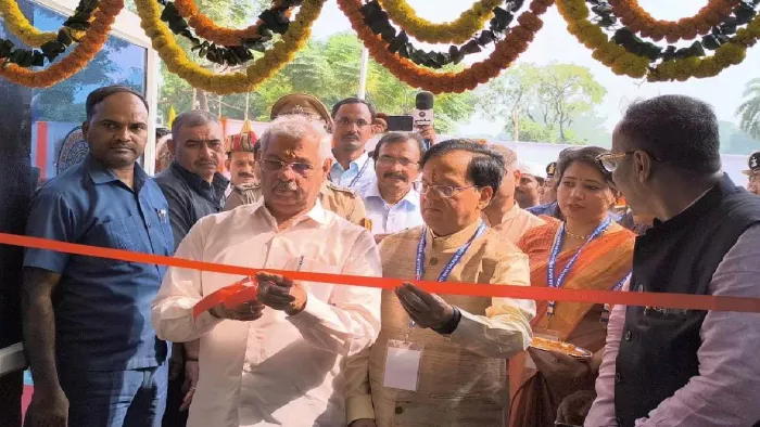 राज्यपाल राजेंद्र विश्वनाथ आर्लेकर ने किया स्टेडियम का उद्घाटन