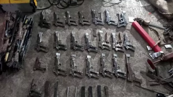 मुंगेर और सारण में दो मिनी गन फैक्ट्री का खुलासा