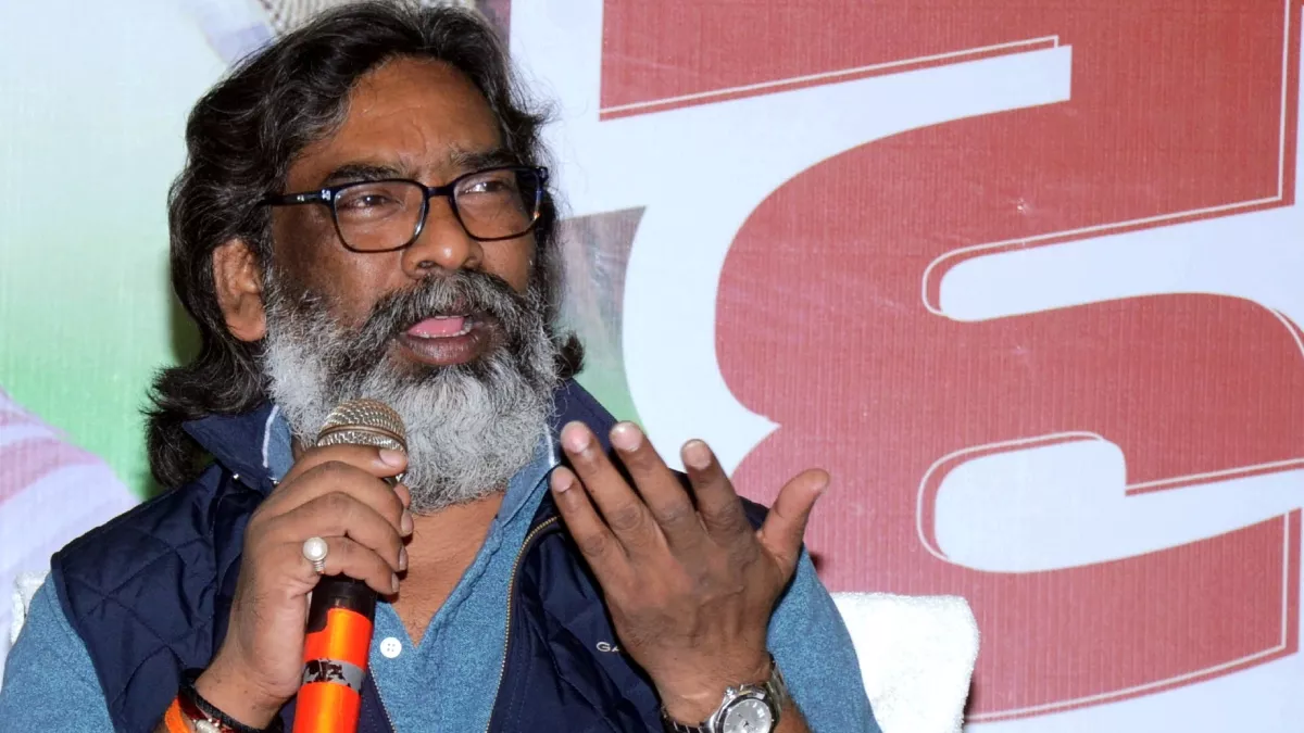 Hemant Soren: अपने ही MLA के सवालों में फंसे हेमंत सोरेन, वीडियो वायरल; JMM ने थमाया शोकॉज नोटिस